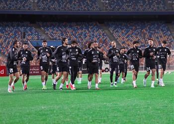 مران منتخب مصر تدريبات بدنية للاعبين بحضور وزير الرياضة ومجلس اتحاد الكرة