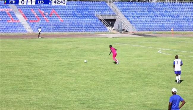 علي طريقة عصام الحضري حارس ليسوتو يسجل هدف خرافي من المرمي للمرمي امام إثيوبيا