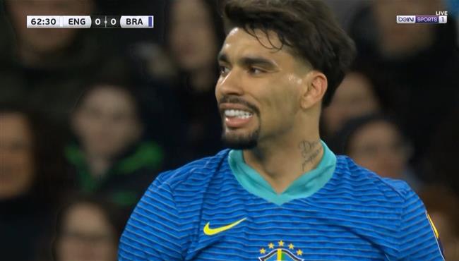 باكيتا كاد ان يسجل هدف رائع للبرازيل امام انجلترا