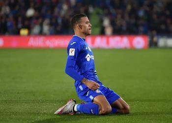 ناد إيطالي ينافس برشلونة على ضم ماسون جرينوود في الصيف