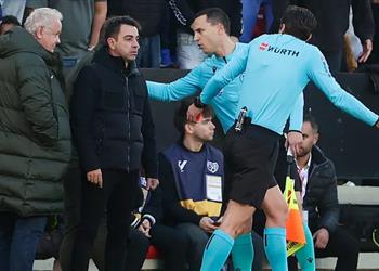 لجنة استئناف إسبانيا ت علن موقف تشافي النهائي من الإيقاف مع برشلونة