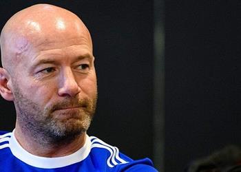 آلان شيرر يكشف عن مرشحه للتتويج بـ الدوري الإنجليزي