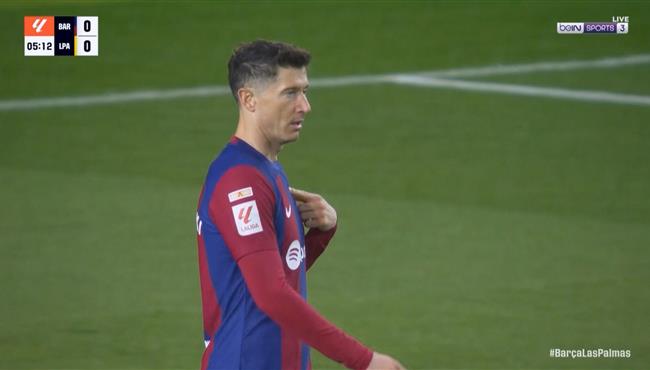 هدف ليفاندوفيسكي الملغي في مرمي لاس بالماس بالدوري الاسباني