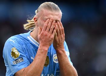 جاري نيفيل يسخر من هالاند بعد فرصته المهدرة في مباراة مانشستر سيتي وآرسنال