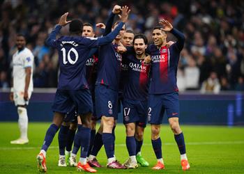 فيديو بـ10 لاعبين باريس سان جيرمان يجتاز مارسيليا بثنائية في الدوري الفرنسي