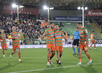 فيديو بمشاركة تريزيجيه وكوكا طرابزون سبور يسقط بثلاثية أمام ألانيا في الدوري التركي