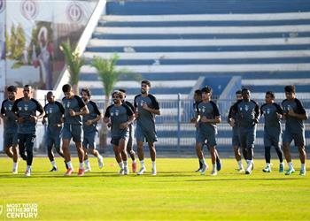 مران الزمالك حسين لبيب يؤازر لاعبي الفريق ممر شرفي ومحاضرة فنية استعدادا لـ الأهلي