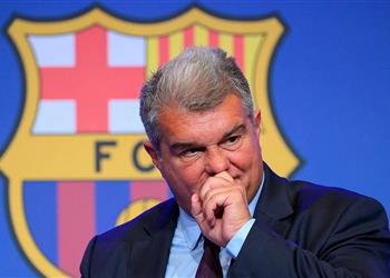 ماركا لخلافة تشافي برشلونة يراقب ملف تجديد عقد مدرب ناد إنجليزي