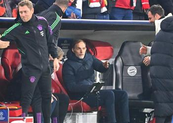 سبب غريب يدفع توخيل للجلوس على الدكة طوال مباراة بايرن ميونخ ولاتسيو
