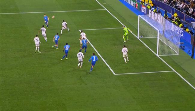 العارضة تحرم لايبزيج من تسجيل هدف قاتل امام ريال مدريد في دوري ابطال اوروبا