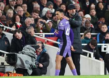 كلوب يدافع عن تصريحات أرنولد بشأن مانشستر سيتي ويوضح رأيه في جوارديولا