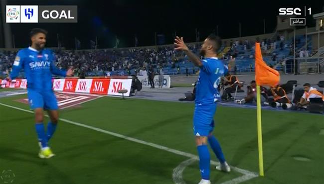 هدف الهلال الثاني في مرمي الرياض بالدوري السعودي