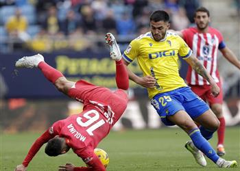 أتلتيكو مدريد يسقط بثنائية أمام قادش في الدوري الإسباني