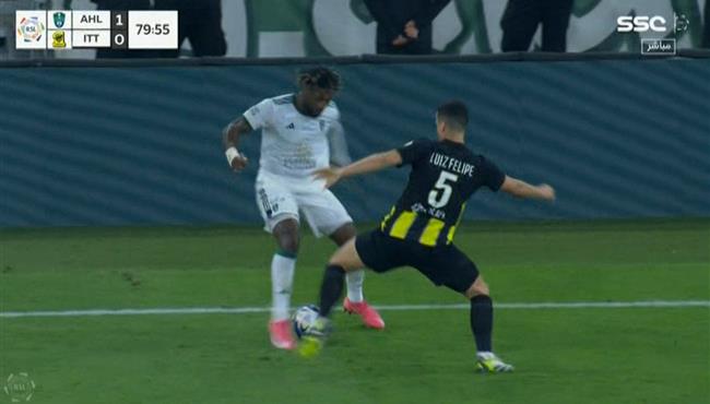 فاصل مهاري من ماكسيمان في مباراة الاهلي والاتحاد بالدوري السعودي