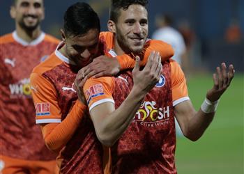 فيديو رمضان صبحي يسجل بيراميدز يفوز على الجونة ويتصدر الدوري