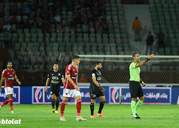 خبير تحكيمي يوضح مدى صحة هدفي أحمد عبد القادر وأكينيولا في مباراتي الأهلي والزمالك اليوم