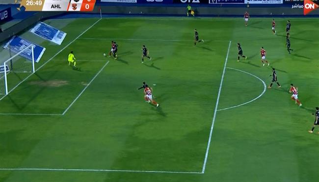 علي لطفي يتألق ويحرم الاهلي من هدف بالدوري المصري