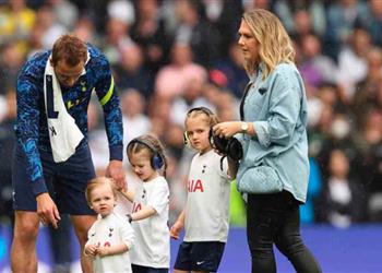 نجاة أطفال هاري كين الثلاثة من حادث سيارة مروع