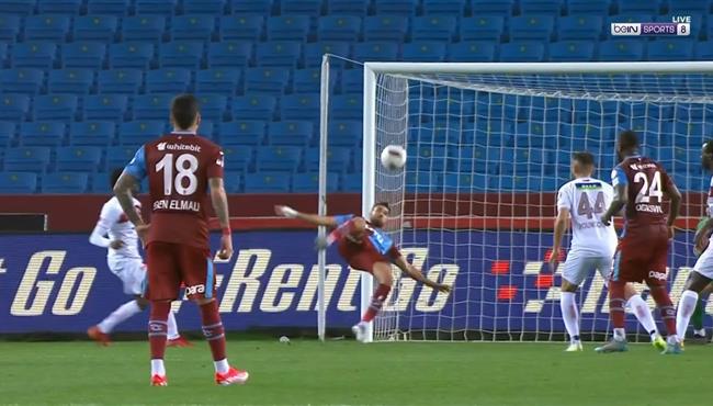 تريزيجيه كاد ان يسجل هدف مقصية رائع امام سيفاس سبور في الدوري التركي