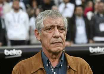 بشكتاش يعلن إقالة فرناندو سانتوس من تدريب الفريق