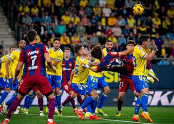 رجل مباراة برشلونة وقادش في الدوري الإسباني