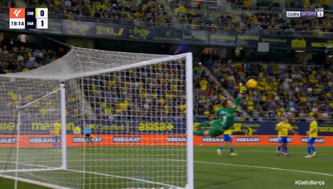 تصدي تير شتيجن الرائع يحرم قادش من تسجيل هدف بالدوري الاسباني