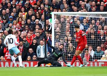 رجل مباراة ليفربول وكريستال بالاس في الدوري الإنجليزي