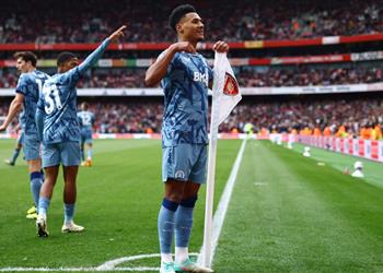 واتكينز يحذر محمد صلاح وهالاند عيني على الحذاء الذهبي