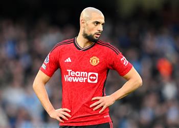 تقارير توضح مصير أمرابط مع مانشستر يونايتد