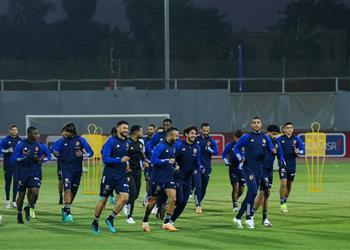 الأهلي يخوض مرانه الأول في الكونغو استعداد ا لـ مازيمبي وكولر يحاضر اللاعبين