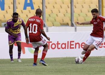 بيرسي تاو أعرف أجواء ملعب مازيمبي ونريد مواصلة المشوار الإفريقي للنهاية