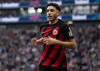 تشكيل آينتراخت فرانكفورت أمام أوجسبورج في الدوري الألماني موقف عمر مرموش