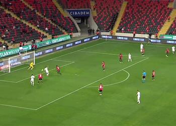 فيديو أحمد حسن كوكا يسجل هدف ألانيا سبور الثالث أمام غازي عنتاب