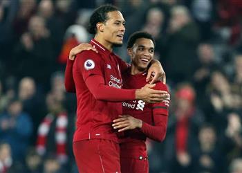 أرنولد يكشف ما قاله فان دايك للاعبي ليفربول بعد إعلان رحيل كلوب