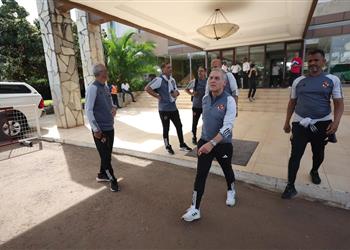 كولر يعقد محاضرة أخيرة قبل مواجهة مازيمبي وتحديد موعد العودة إلى القاهرة