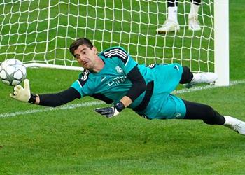 قائمة ريال مدريد لمباراة برشلونة في الدوري الإسباني موقف كورتوا