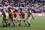فيديو | كوكا يغادر مباراة الأهلي ومازيمبي مصابًا