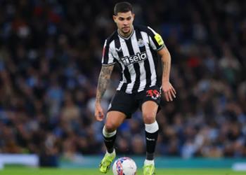 بعد اهتمام آرسنال جيماريش يتخذ خطوة تلمح لمستقبله مع نيوكاسل