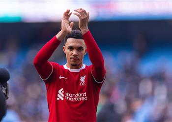 أرنولد يشكك في عقلية آرسنال خسروا أمام أستون فيلا بسبب ليفربول