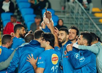 الأهلي يهزم أمل سكيكدة ويتصدر مجموعته في بطولة إفريقيا لكرة اليد