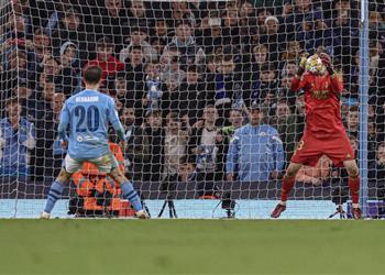 كان لدي خياران برنارد سيلفا يوضح كواليس إهداره ركلة الترجيح أمام ريال مدريد