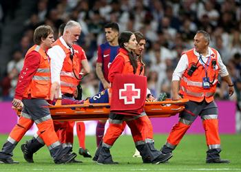 تقارير صدمة لـ برشلونة بشأن إصابة دي يونج في مباراة ريال مدريد