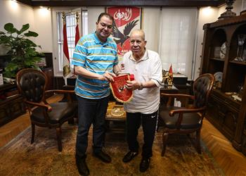 أبو رجيلة مهمة الأهلي في إفريقيا أسهل من الزمالك وفوجئت بتكريمي في القلعة الحمراء