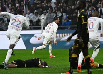 ليون يهدي لقب الدوري الفرنسي لـ باريس سان جيرمان بثلاثية أمام موناكو