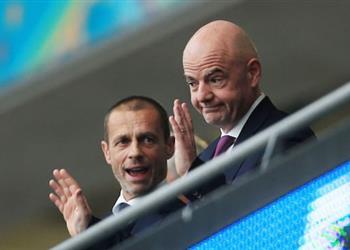 آس فيفا ويويفا يهددان بإيقاف نشاط الكرة الإسبانية ريال مدريد وبرشلونة في خطر