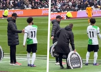 قارئ شفاه يفسر كلمات محمد صلاح الغاضبة لـ كلوب خلال مباراة ليفربول ووست هام