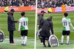 قارئ شفاه يفسر كلمات محمد صلاح الغاضبة لـ كلوب خلال مباراة ليفربول ووست هام