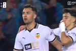 فيديو | خطأ كارثي من تير شتيجن.. دورو يسجل هدف تعادل فالنسيا أمام برشلونة