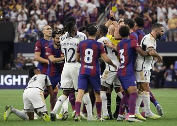 تقارير صراع بين برشلونة وريال مدريد على موهبة هجومية جديدة