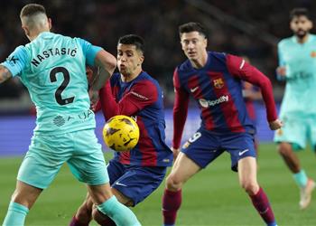 المسابقات تعلن موقف ليفاندوفسكي وكانسيلو من مباراة برشلونة وريال مدريد